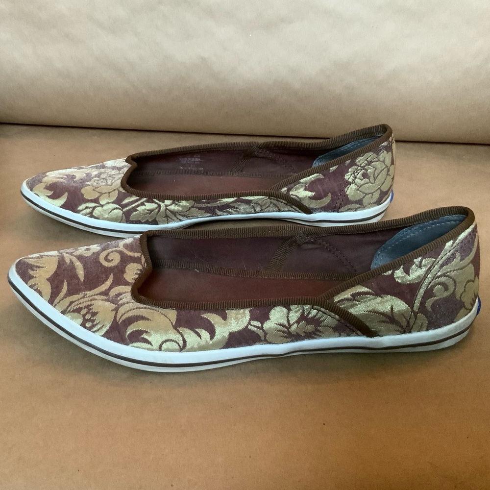 Kitschy Keds Pointed Toe Brown and Gold Brocade Flats